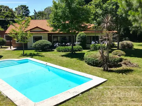Casa con escritura en Barrio San Juan. Lote esquina verde. Hudson. Berazategui