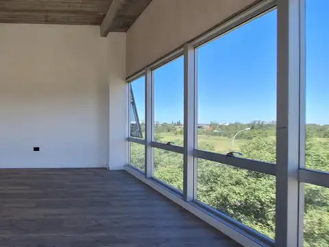 Oficina en Alquiler con 1 cochera