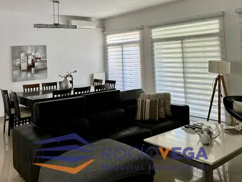 Casa 6 ambientes con 4 baños
