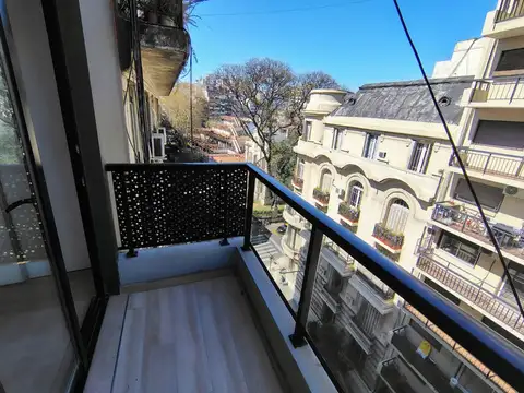 Edificio ubicado a 1/2 cuadra Facultad de Medicina