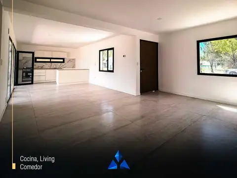 Casa 5 ambientes con 2 baños