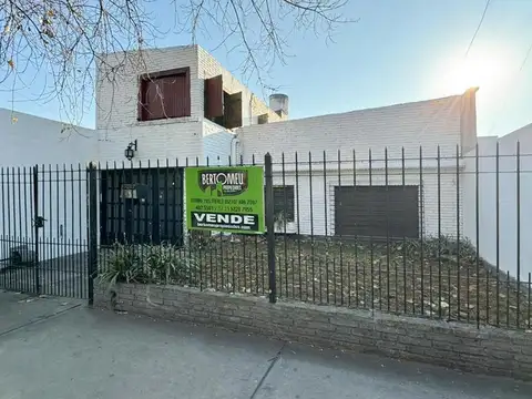 CASA A LA VENTA EN MERLO