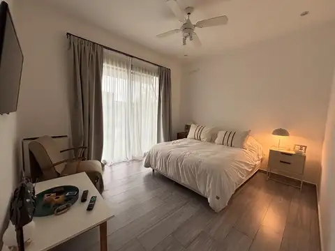 Casa en Venta con 4 cocheras
