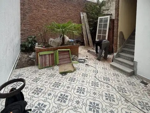 Casa en Alquiler con 4 cocheras