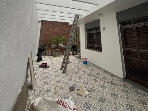 Casa 4 ambientes con 2 baños