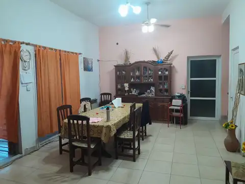 Casa en Venta con 5 cocheras
