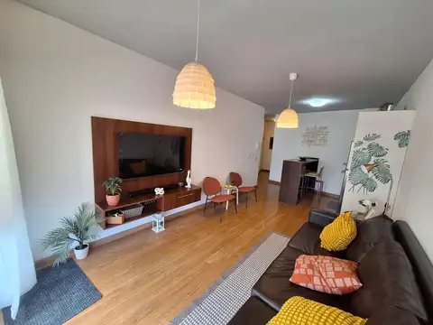 8&deg; Piso Frente Excelente 2 Ambientes , Ba&ntilde;o ,toillette , Balc&oacute;n , Piscina , Solari