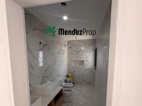 Casa en Venta con 3 cocheras