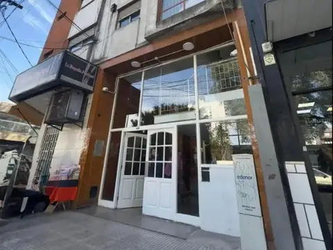 Monoambiente dividido frente a estación - Escucha propuestas