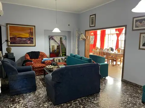 VENDO CASA CON PILETA ALTO ALBERDI