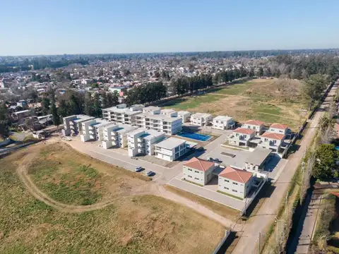 Casa Dúplex  en Venta en Chic Village, La Lonja, Pilar