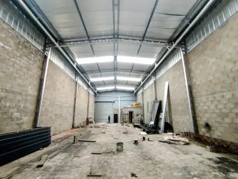 Venta GALPÓN A ESTRENAR 250m2 PILAR, zona comercial RUTA 28