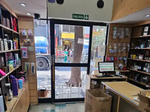 Local en Alquiler en Once, $ 4.000.000