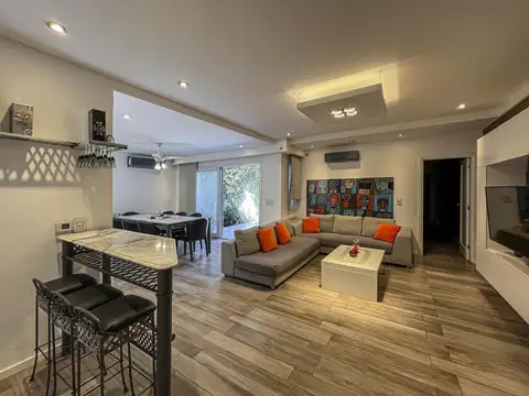 VENTA/ PERMUTA - Casa 2 Dormitorios,  Comodín, Quincho y Cochera - Centro, Rosario