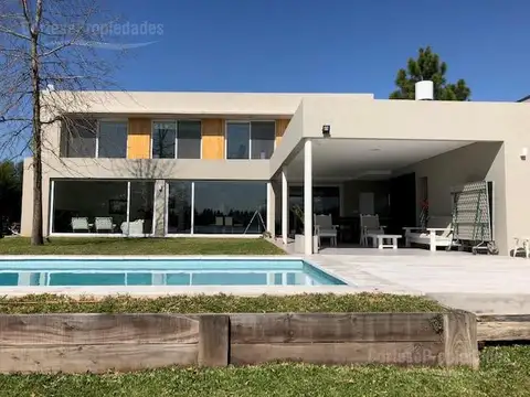 Casa en Alquiler Temporal de 4 dormitorios