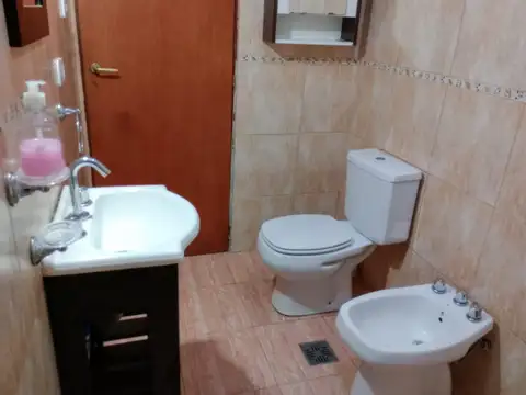 Casa en Venta en Olmos, Lisandro ,ap. [Cod: 456]