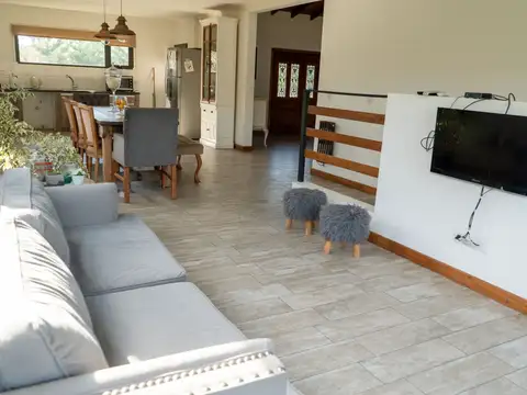 VENTA O PERMUTA.  Importante Residencia en Barrio Barracas de San Benito