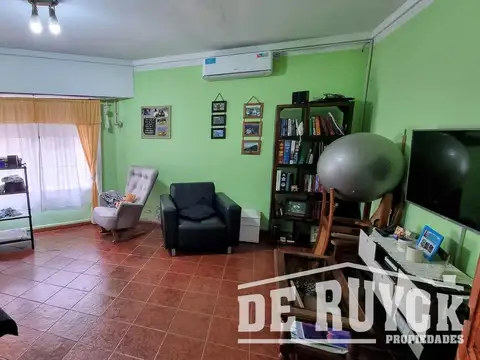 Casa 30 ambientes con 1 baño