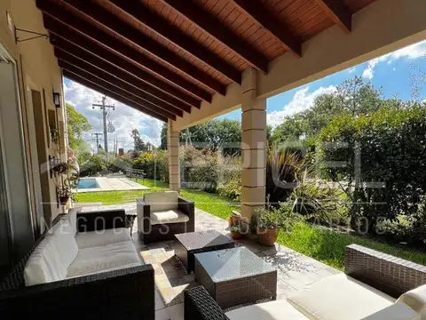 Casa en alquiler anual - 3 dorm + piscina  - Los Naranjos