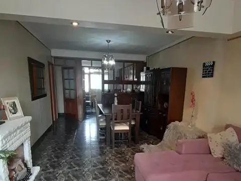 Depto Tipo Casa en Venta de 5 ambientes