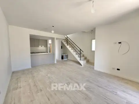 Casa 4 ambientes con 3 baños