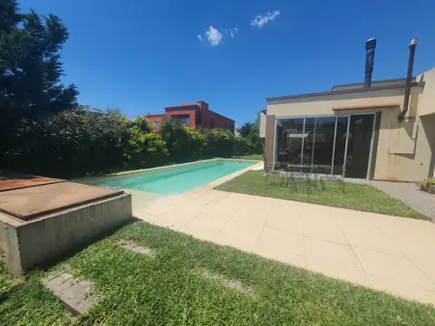 Hipolito Yrigoyen  al 4000 Barrio Aguadas Funes