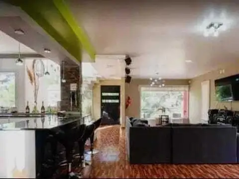 Casa 4 ambientes con 3 baños