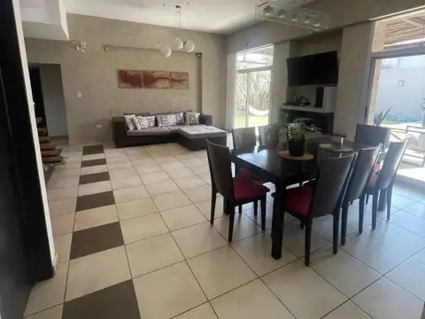 Casa en Venta en Nuevo Poeta Lugones, USD 270.000
