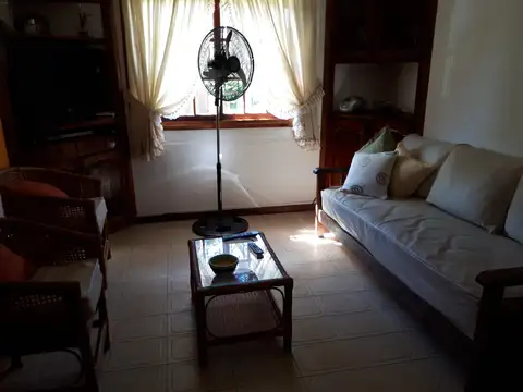 Casa 3 ambientes con 2 baños