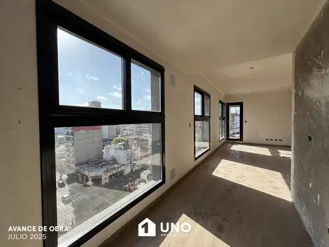 Entre Ríos y Pasco - Dpto de 2 Dormitorios Externo. Cochera disponible.