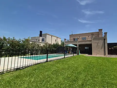 Casa en Alquiler de 3 dormitorios