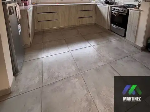 Casa 5 ambientes con 3 baños