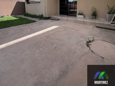 Casa en alquiler c/ cochera en Pueblo General Belgrano