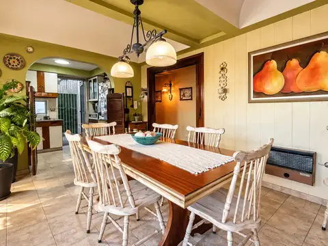 Depto Tipo Casa 4 ambientes con 2 baños