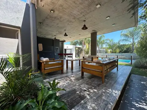 Venta Casa en Campos de Esther 3 dormitorios, pileta