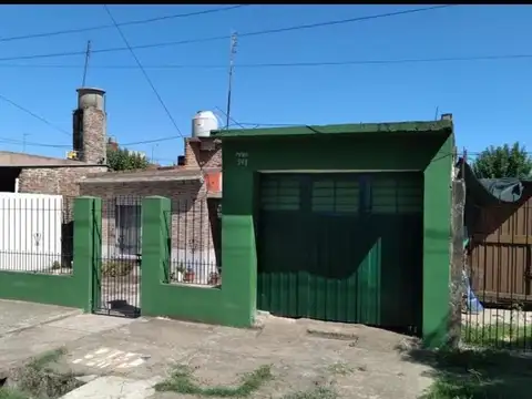 Maza e/ Senillosa y De La Plaza