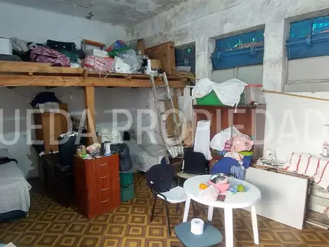 Casa 2 ambientes con 1 baño