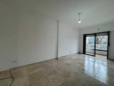 DEPARTAMENTO 2 AMB CON BALCON, BANFIELD CENTRO