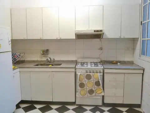 Armenia 2300, Piso 4