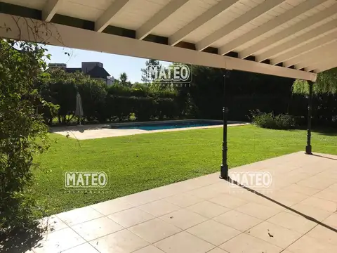 Casa en Venta en Campos De Álvarez, USD 355.000