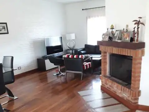 Casa 6 ambientes con 3 baños