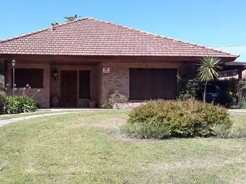 Av Libertador 2900 - Excelente Chalet a 200 m del Mar