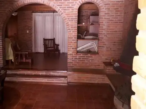 Casa en Alquiler Temporal con 2 cocheras