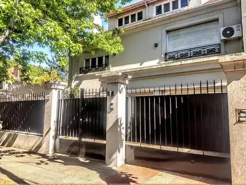 ALQUILER DE CASA DE 5 AMBIENTES C/ DEPENDENCIA EN EXCELENTE ZONA