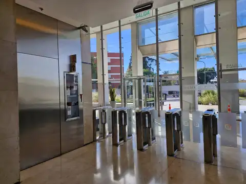 Oficina Monoambiente con 2 baños