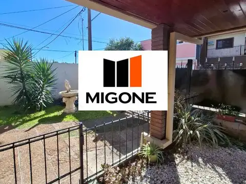 Casa 6 ambientes con 2 baños
