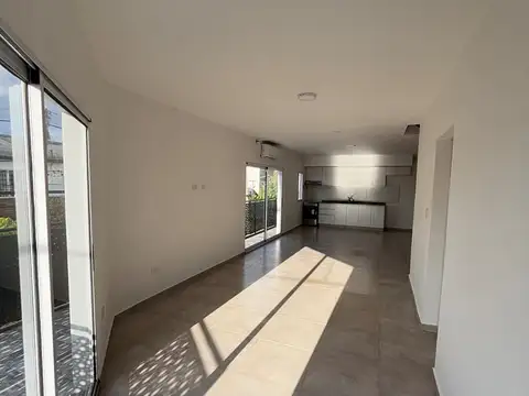 Departamento en Alquiler en Loma Hermosa, $ 720.000