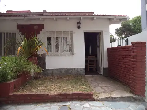 VENDO DEPARTAMENTO TIPO CASA ZONA CENTRO: V3805