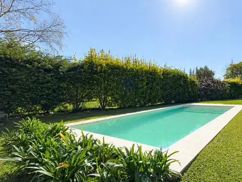 Casa a la venta en el barrio Santa BarbaraCasa