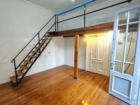 IMPECABLE OFICINA C/ ENTREPISO A METROS DE TRIBUNALES Y SUBTES! OPORTUNIDAD!